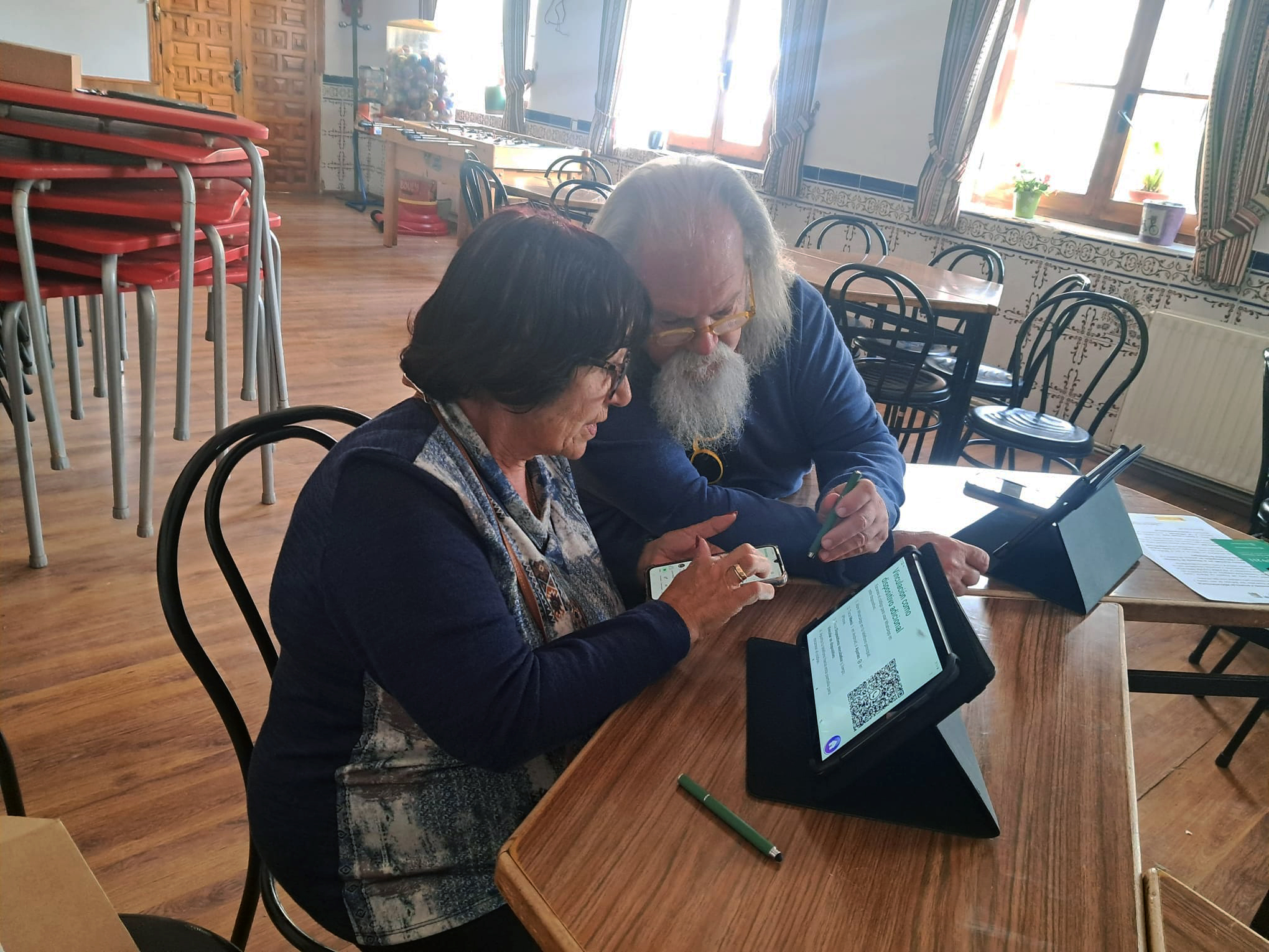 Arranca el proyecto de Territorios Rurales Inteligentes de la asociación La Alcarria - Tajuña – Brihuega con el proyecto de videoasistencia a mayores